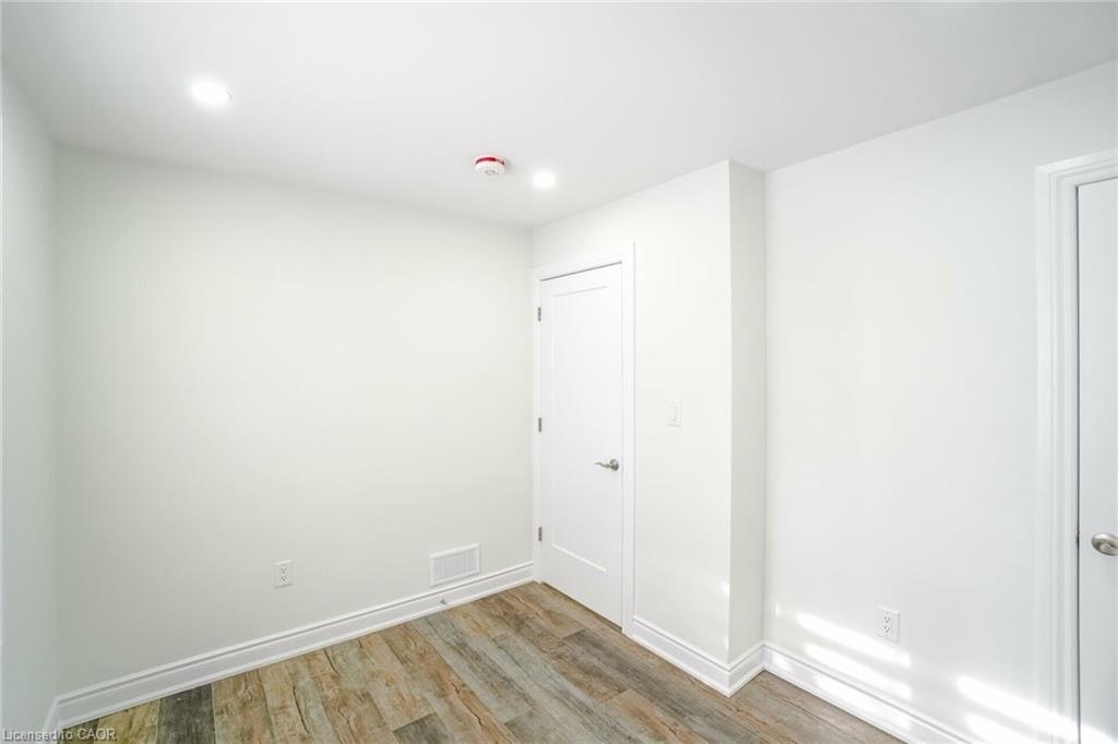 UPPER-8 Marlborough Road, Guelph, ON, N1E 3X2 - 19