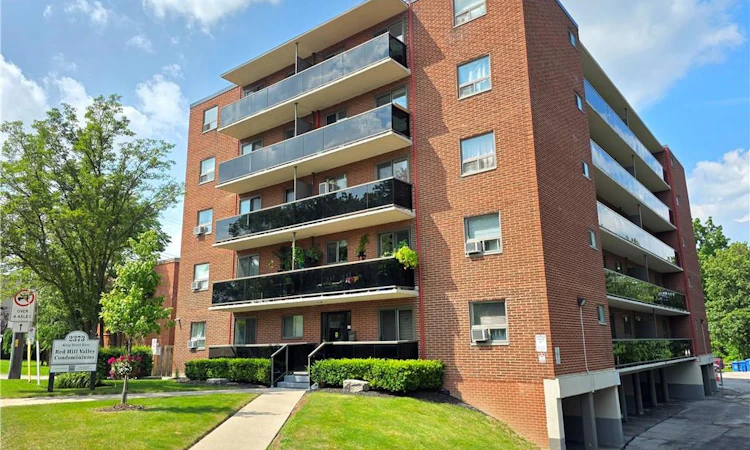 37-2373 King Street E