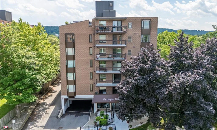 204-966 Queenston Road