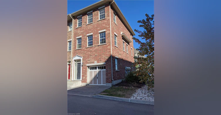 2 Whitehaven Lane, Kitchener, ON, N2H 0B3 - 2