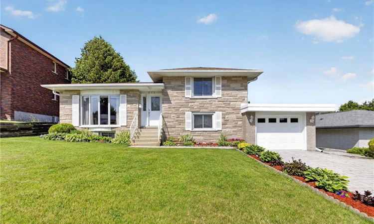 252 Christopher Drive