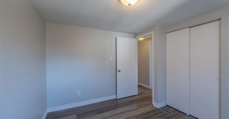 C-24 Oakhill Drive, Brantford, ON, N3T 1R1 - 24