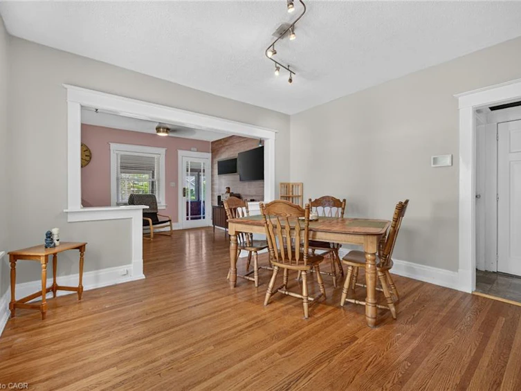 208 Carlton Street, St. Catharines, ON, L2R 1S6 - 12