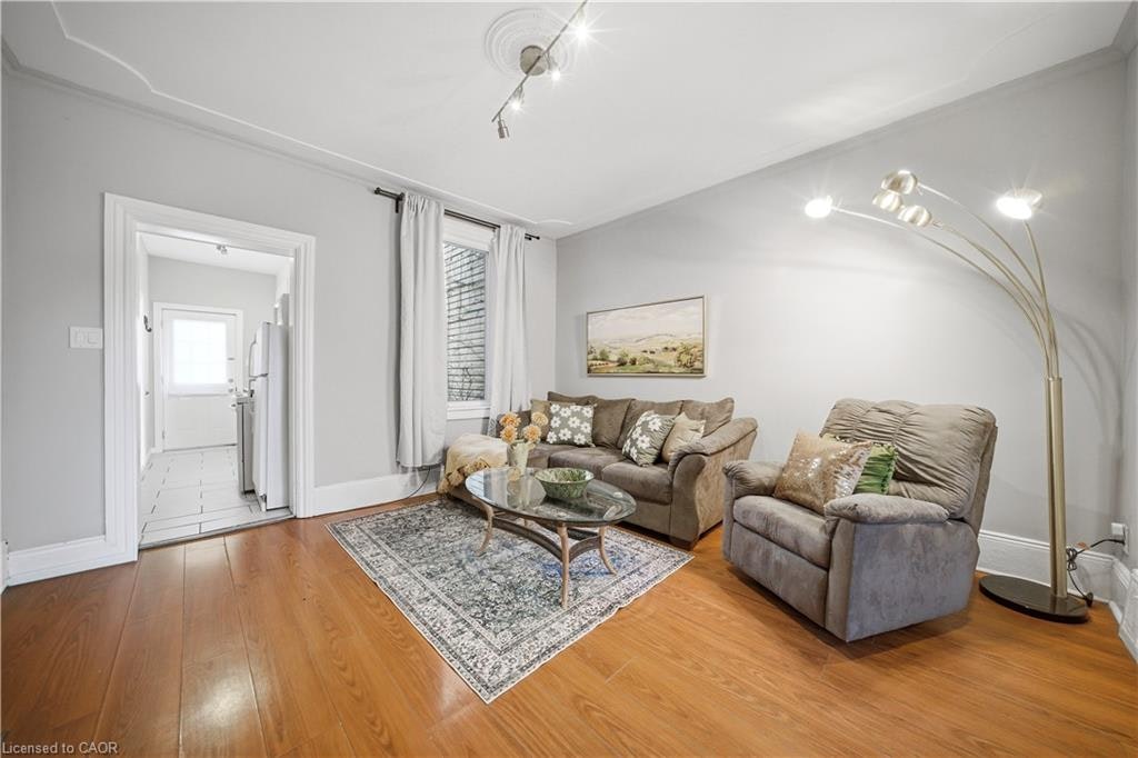 107 Queen Street S, Hamilton, ON, L8P 3R9