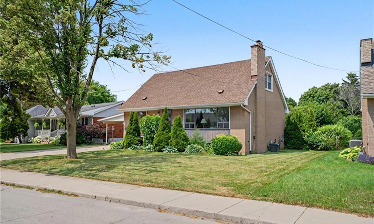 11 Marshall Avenue