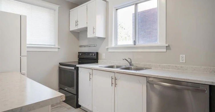 Main-3 Carleton Street S, Thorold, ON, L2V 1Z5 - 8