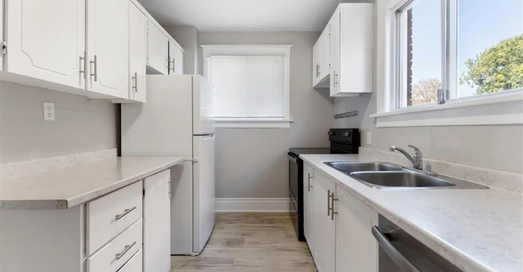 Main-3 Carleton Street S, Thorold, ON, L2V 1Z5 - 9