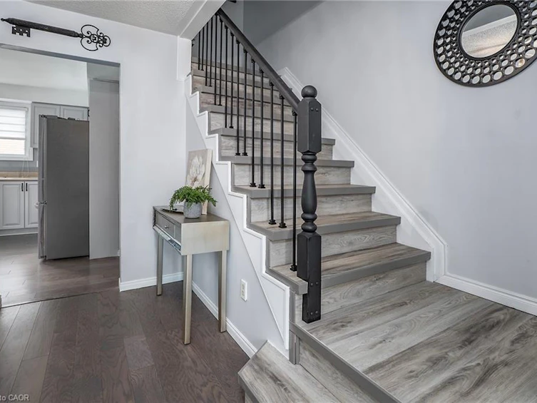 31 Blackfriar Lane, Brantford, ON, N3R 7M2 - 5