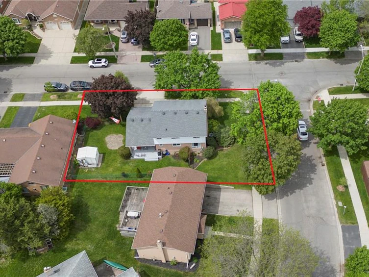 31 Blackfriar Lane, Brantford, ON, N3R 7M2 - 34
