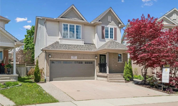 707 Commonwealth Crescent