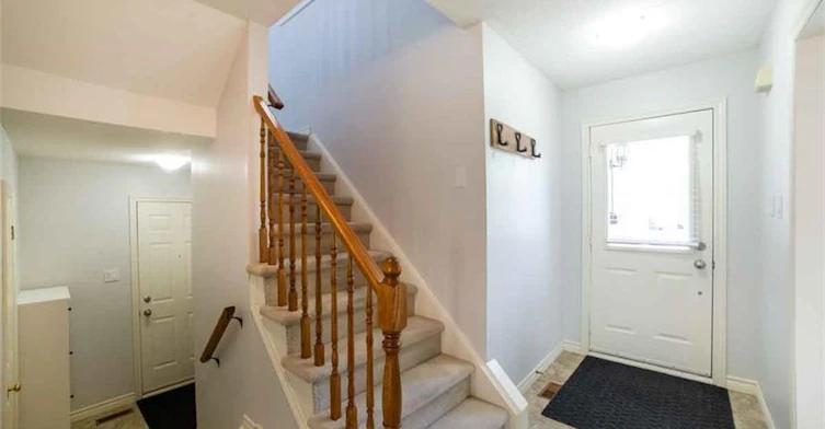 19 Beachgrove Crescent, Hamilton, ON, L8J 2N8 - 3