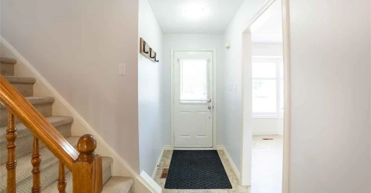 19 Beachgrove Crescent, Hamilton, ON, L8J 2N8 - 2