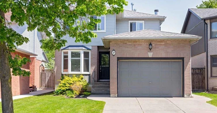 19 Beachgrove Crescent, Hamilton, ON, L8J 2N8