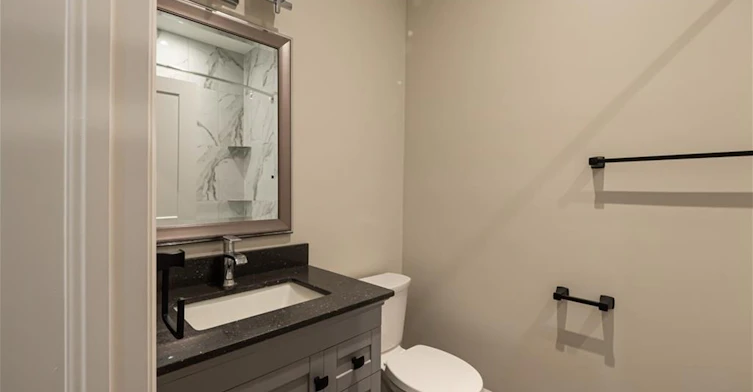 2-145 Wellington Street N, Hamilton, ON, L8R 1N4 - 9