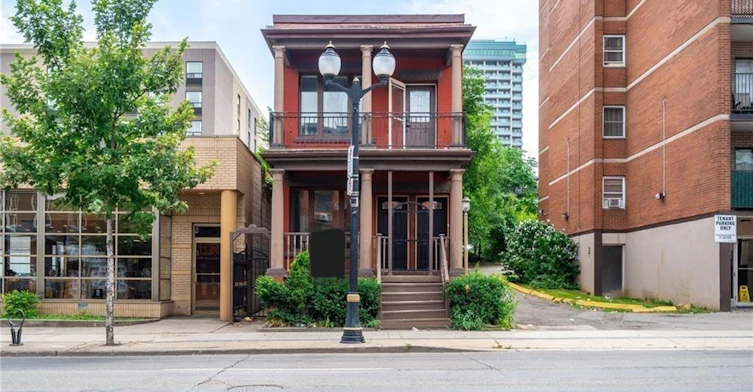 Main-241-243 King Street W, Hamilton, ON, L8P 1A7