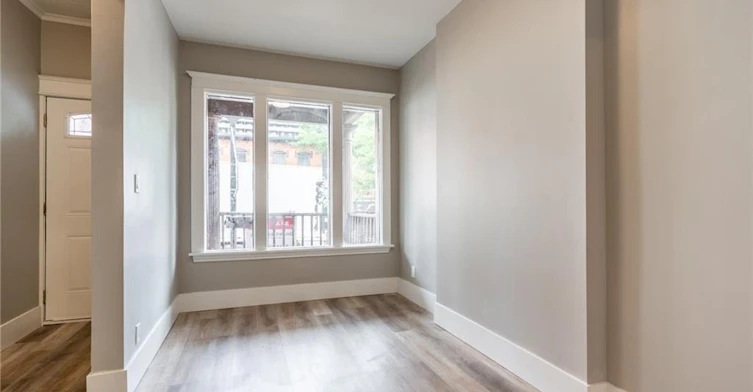 Main-241-243 King Street W, Hamilton, ON, L8P 1A7 - 3