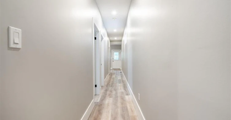 Main-241-243 King Street W, Hamilton, ON, L8P 1A7 - 6