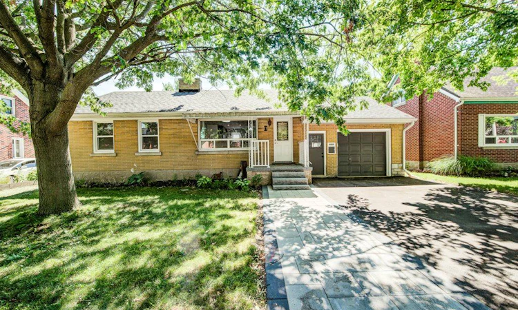 17 Crestwood Avenue