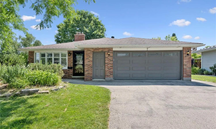 7 Teakwood Place