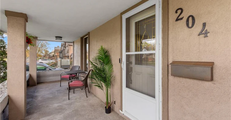 204 Beach Boulevard, Hamilton, ON, L8H 6V9 - 2