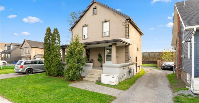 204 Beach Boulevard, Hamilton, ON, L8H 6V9