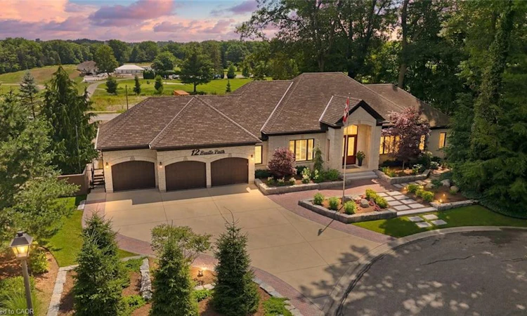 12 Bridle Path