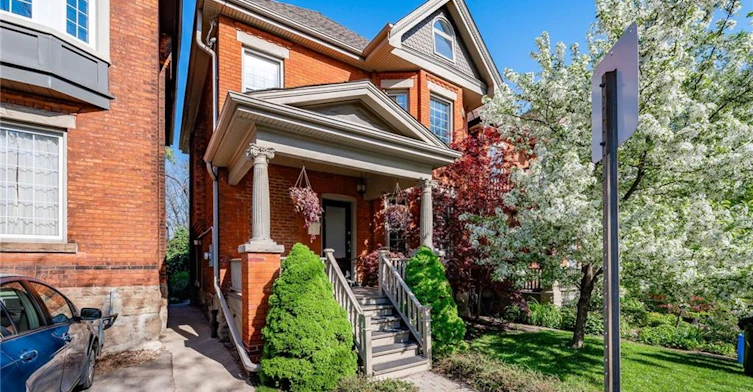 Lower-102 Ontario Avenue, Hamilton, ON, L8N 2X2