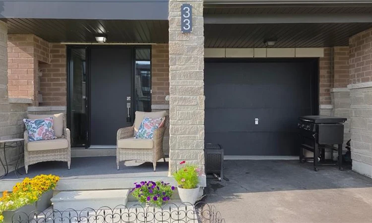 33 Red Maple Lane