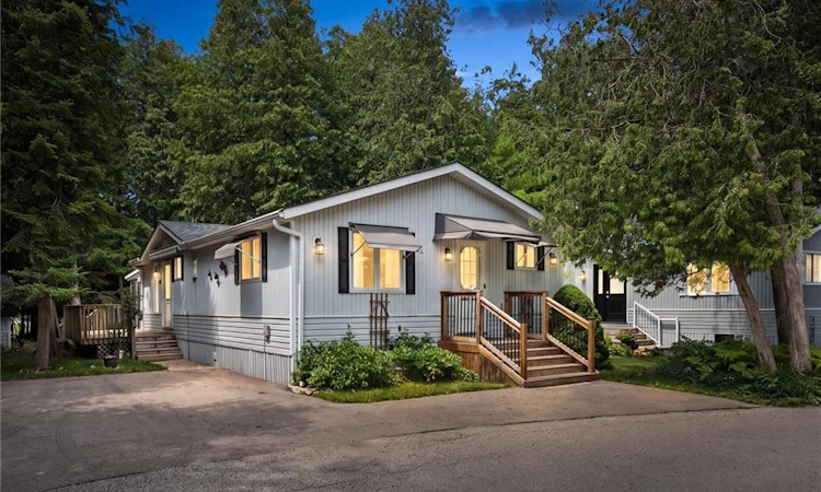 4 Spruce Avenue