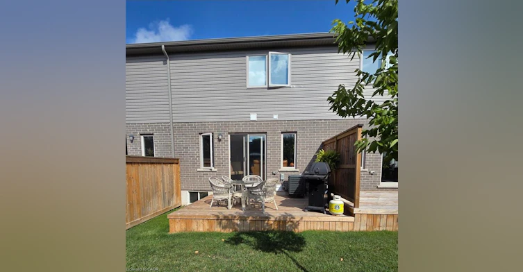 23-86 Erbsville Court, Waterloo, ON, N2T 0C8 - 2