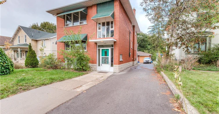1-132 Allen Street E, Waterloo, ON, N2J 1J4 - 2