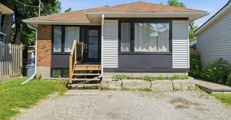 Lower-43 Maitland Street, Brantford, ON, N3S 6K9
