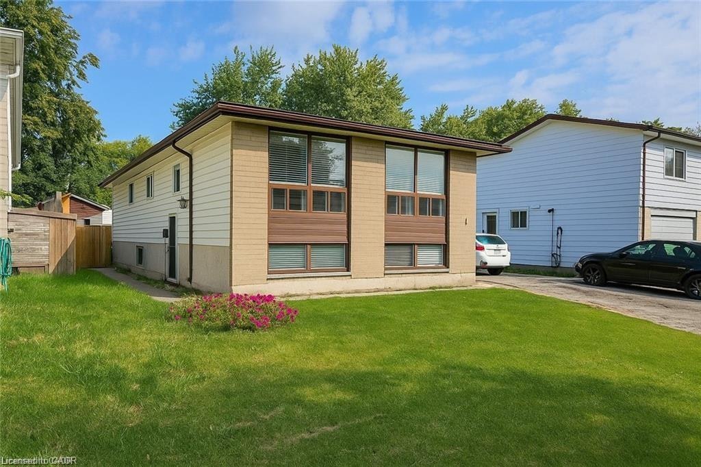 16 Garrow Drive, Hamilton, ON, L9C 6G9