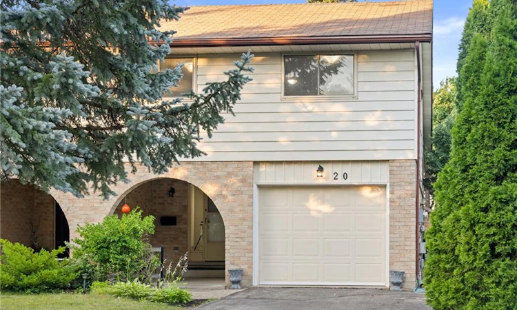 20 Highcroft Court