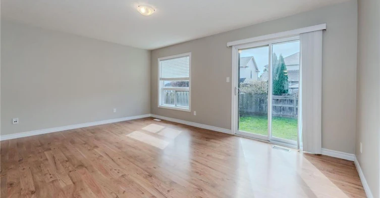 469 Bronco Crescent, Waterloo, ON, N2K 4L1 - 4