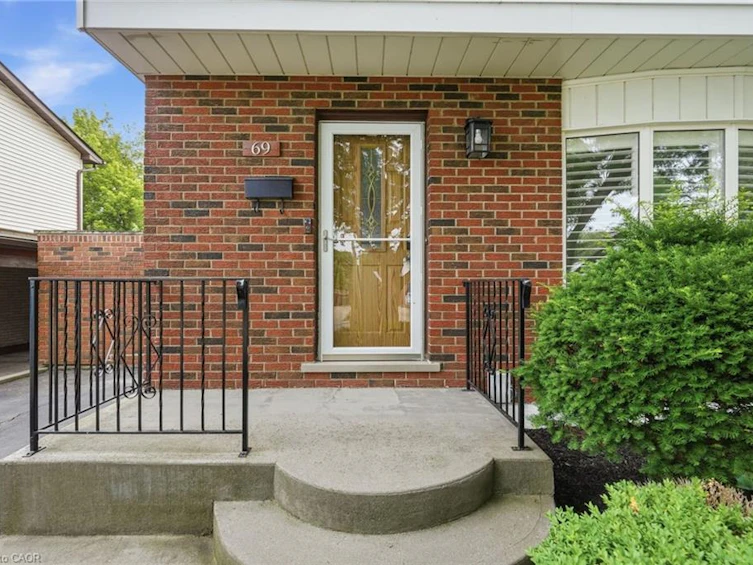 69 Fairway Drive, Hamilton, ON, L8K 5L6 - 3