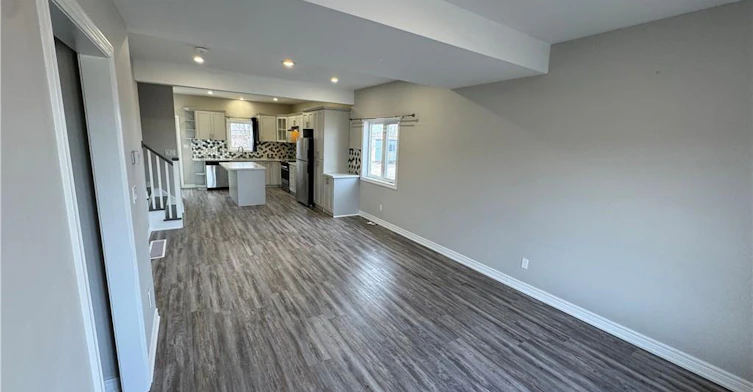 1 Upper-8196 Mcleod Road, Niagara Falls, ON, L2H 3T6 - 3