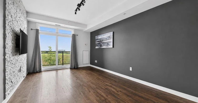 315-5010 Corporate Drive, Burlington, ON, L7L 0H6 - 4