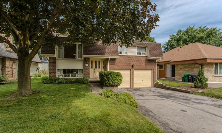 2915 Saint Malo Circle