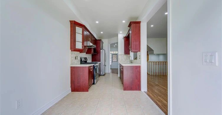 3332 Angel Pass Drive, Mississauga, ON, L5M 7K2 - 6