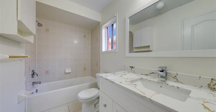 3332 Angel Pass Drive, Mississauga, ON, L5M 7K2 - 9