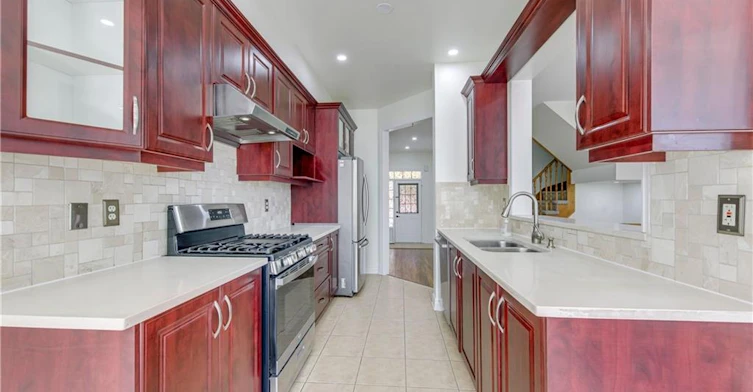 3332 Angel Pass Drive, Mississauga, ON, L5M 7K2 - 7
