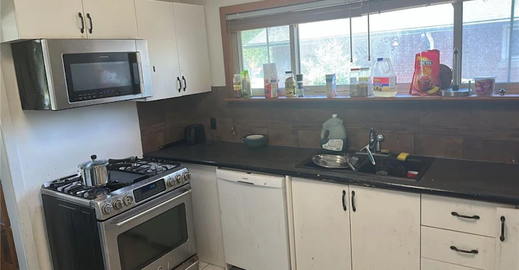 233 West 33rd Street, Hamilton, ON, L9C 5J7 - 5