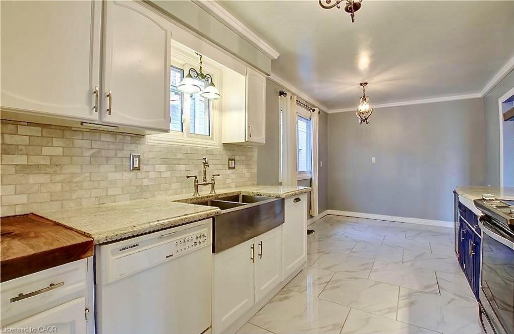 Main/Upper-599 Upper Horning Road, Hamilton, ON, L9C 7P8 - 7