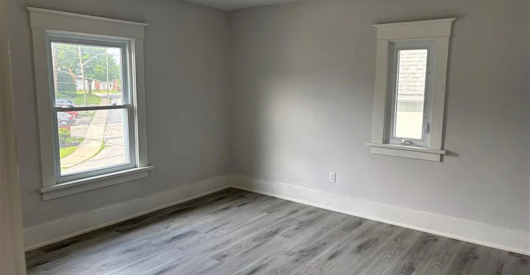 5810 Symmes Street, Niagara Falls, ON, L2G 2G3 - 10