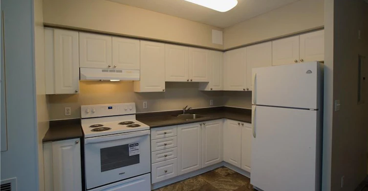 801-274 Erb Street W, Waterloo, ON, N2L 1W2 - 4