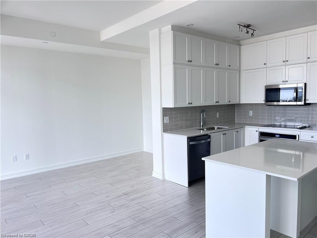 2510-55 Duke Street W, Kitchener, ON, N2H 0C9 - 9