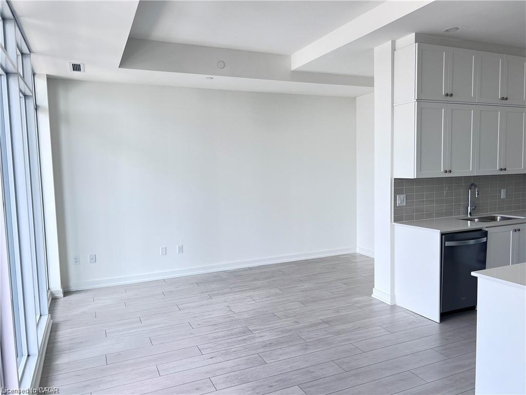 2510-55 Duke Street W, Kitchener, ON, N2H 0C9 - 10