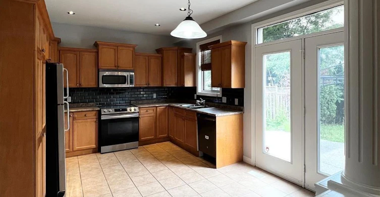 11 Armour Crescent, Hamilton, ON, L9K 1S1 - 9
