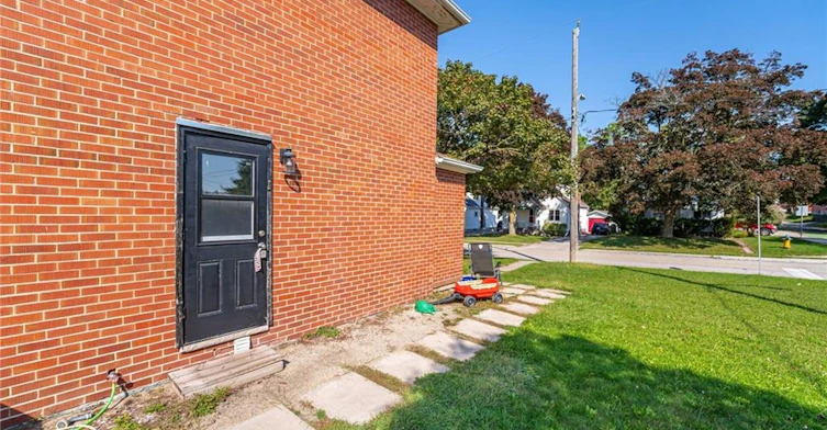 (LOWER)-21 Beverley Street, Waterloo, ON, N2L 2H5 - 6